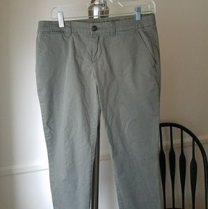 GAP Broken-In Straight Khakis Sz 6P EUC